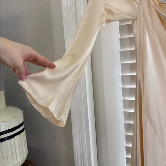 SHONA JOY LA LUNE ASYMMETRICAL LONG SLEEVE MAXI DRESS - CREAM Size 2 -  www.buildwithchirag.com
